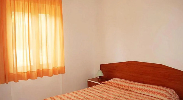 Passo Dell'arciprete - Two Bedroom No.3, Varaa Hotelli Hotellit Vieste uima-altaalla, Uima-allas
