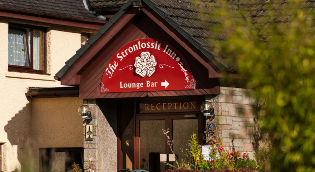 The Stronlossit Inn, Buchen Sie Hotel Hotels in Schottland mit Parkplatz, Parkplätze