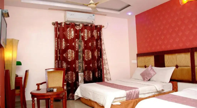 Трёхместный номер Standard Hotel Kings Kastle