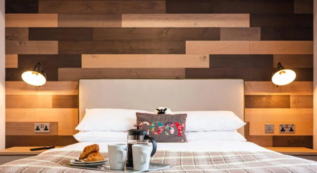 The White Rose Lodge with Hot Tub, Book Hotel Barmby Moor Merseyside