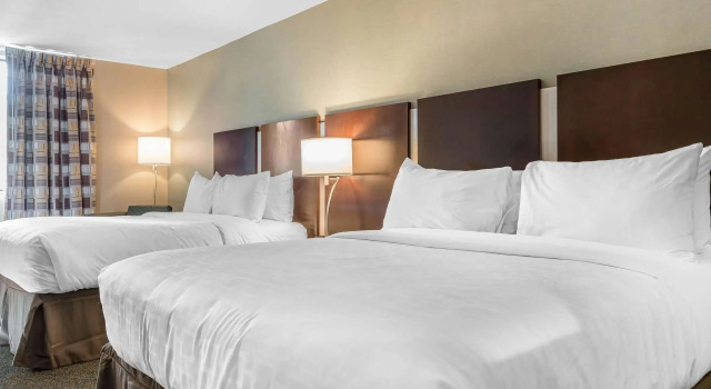 Четырёхместный номер Standard Clarion Inn Belle Vernon