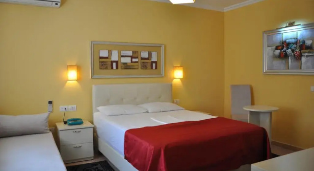 Hotel Pik Loti, Забронировать Отель Отели в центре Тираны, в центре, Завтраки, Парковка