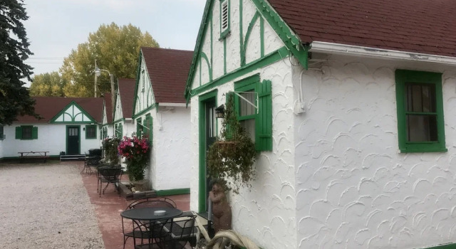 Четырёхместный номер Classic Chalet Motel