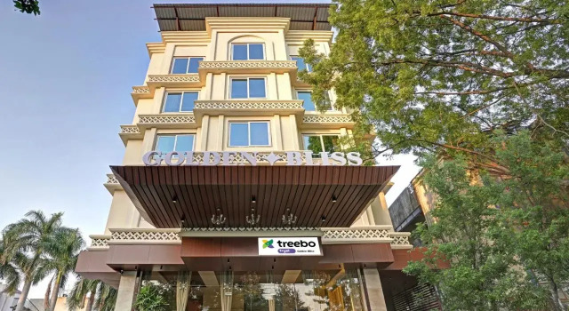 Treebo Premium Golden Bliss Trimurti Nagar Square