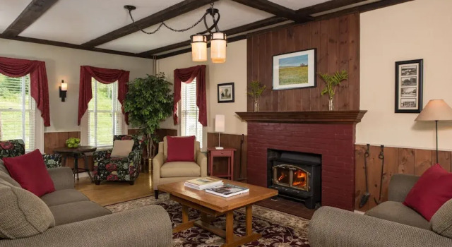 Brass Lantern Inn