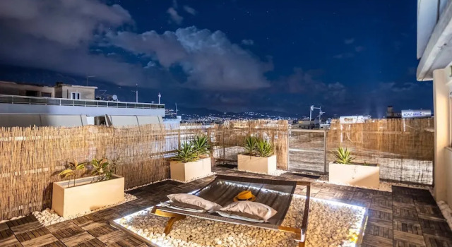Апартаменты Urban Nest - Loft With Private Rooftop Garden