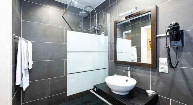 Четырёхместный номер Standard The Originals City Hotel de l Ange Guebwiller