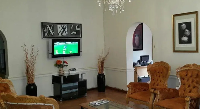 Golden Rose Lodge, Забронировать Отель Отели Йоханнесбург 3 звезды, рядом с Ferndale Village Shopping Centre, 3*