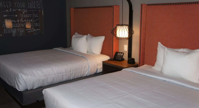 La Quinta by Wyndham Altoona Des Moines, Rezerwuj Hotel Hotele w Iowa z parkingiem, Parking