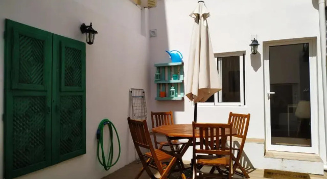 Casa Amarela, Забронировать Отель Отели Тавира с парковкой, рядом с Железнодорожный вокзал Тавира, Парковка