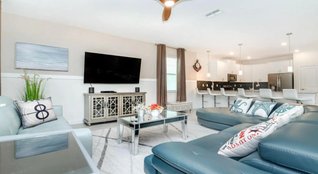 Spacious 8BR Home w Pool SPA Game Room Green View