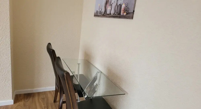 Коттедж Apartment - Sleeps 2 - Parking - Near Station