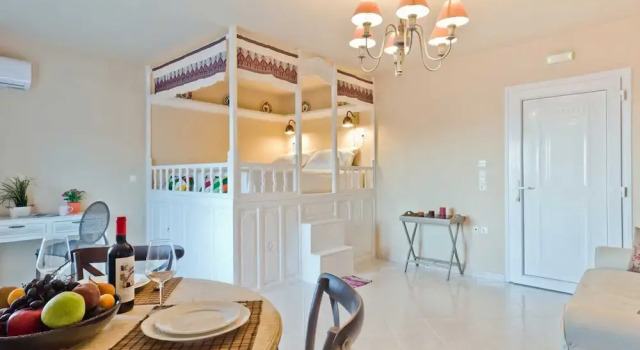 Вилла с балконом Elaia Villas