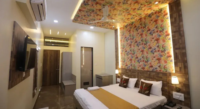 Номер Deluxe VL Patil Stays & Banquets