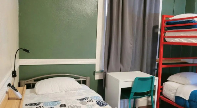 Трёхместный номер Standard Orange Village Hostel