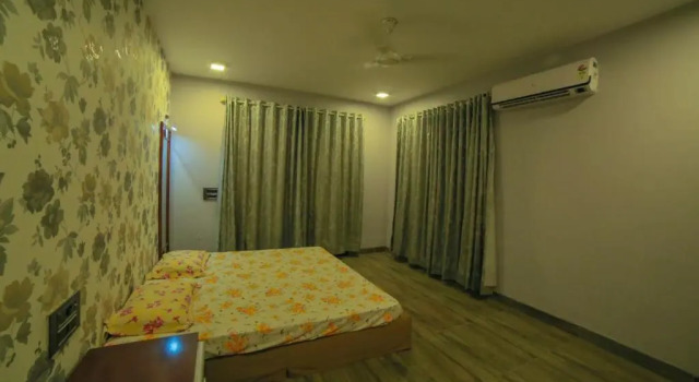 Oswal Villa 3Bhk, Varaa Villa Hotellit New Delhi uima-altaalla, Uima-allas