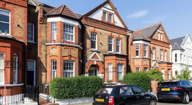 Beautiful 2BR flat right by Clapham Common, Забронировать Отель Бизнес-отели Лондона, рядом с Центр искусства Battersea, 4* 5*