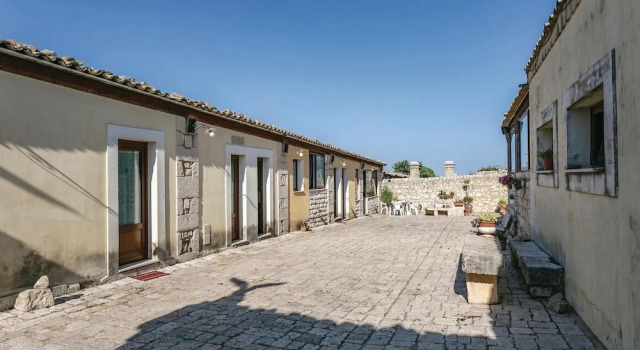 Lovely Home In Ragusa With Outdoor Swimming Pool, Book Hotel Hotels in Sicily with a Pool, Swimming Pool