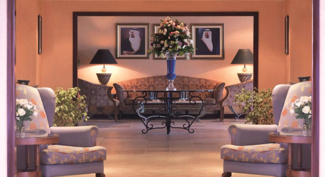 Al Mubarakia Hotel Yanbu, Забронировать Отель Янбу Эль-Мадина, рядом с Al Majd Club