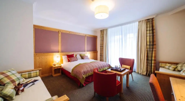Четырёхместный номер Comfort Schloss Hotel & Spa Pontresina