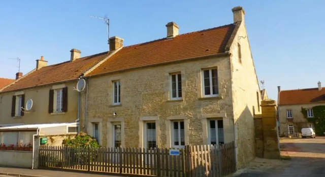 Maison ancienne entièrement rénovée pour 5 personnes, Buchen Sie Hotel Bény-sur-Mer 