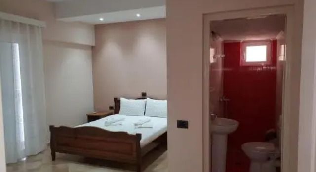 Papa, Rezerwuj Hotel Hotele w Durres County z parkingiem, Parking