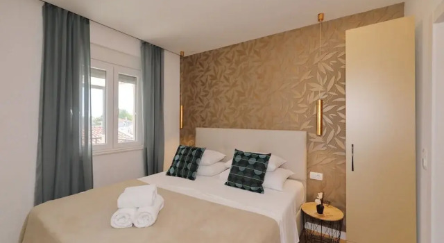 Apartment in Ugljan With Beach and Pool