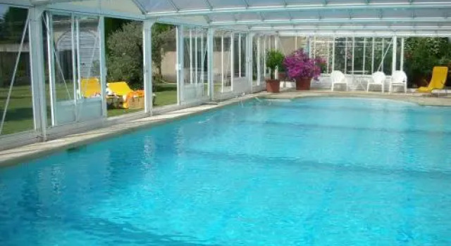 Mas Saint Pierre, Rezerwuj Hotel Hotele w Cavaillon z parkingiem, Parking