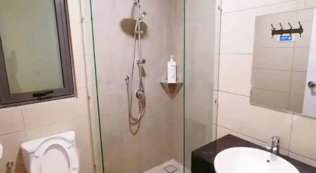 Legoland -3mins Drive -Happy Family Suite-kids friendly with Wifi and Pool Garden view., Prenota Appartamento Hotel a Johor con piscina, Piscina