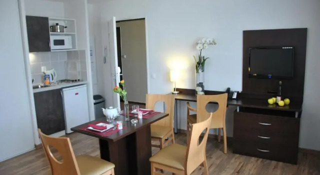 Апартаменты c 1 комнатой Séjours & Affaires Caen Le Clos Beaumois
