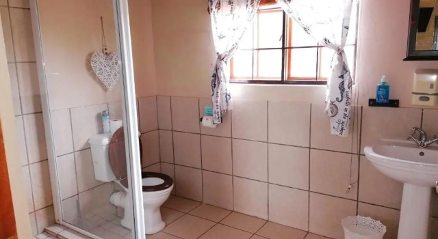 Студия Safe Haven Guesthouse Bloemfontein