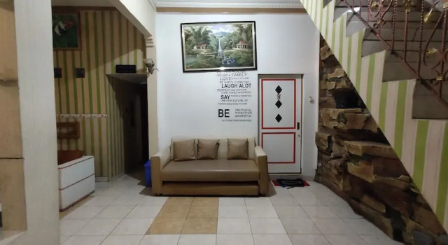 Hotel Roemah Djogja, Book Hotel Depok 