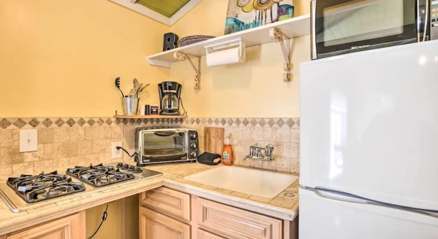 Коттедж Cheerful Cabin Near Hiking & Big Bear Lake!