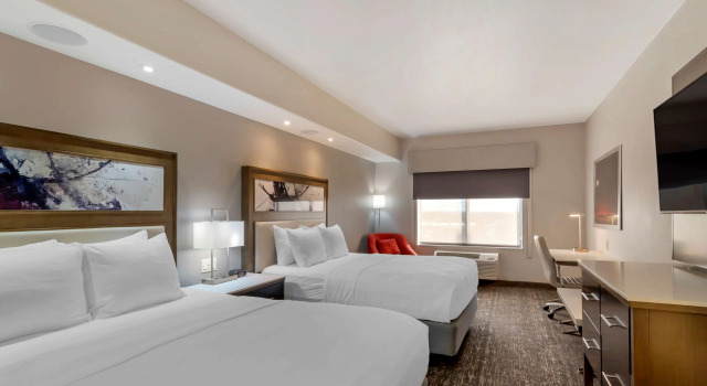 Четырёхместный номер Standard Best Western Premier Liberty Inn & Suites