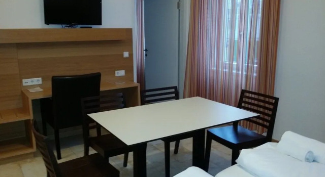 Hotel Aton