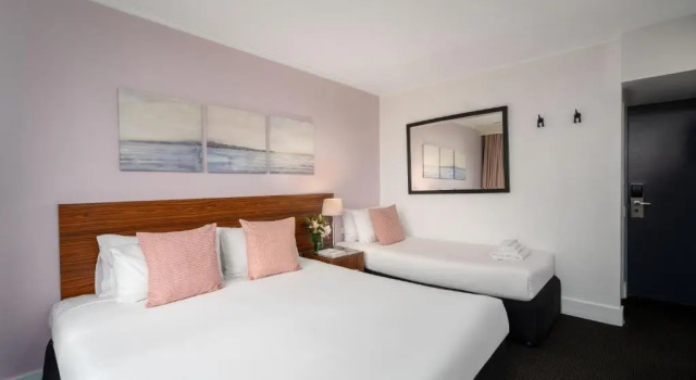 Трёхместный номер Standard Park Regis City Centre