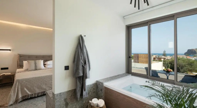 Четырёхместный номер Standard с балконом Casa Nostos