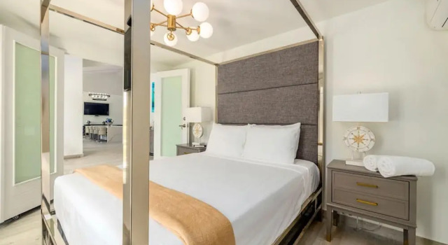 NEW Modern 3 Bedroom 10 Minute Walk to the Beach