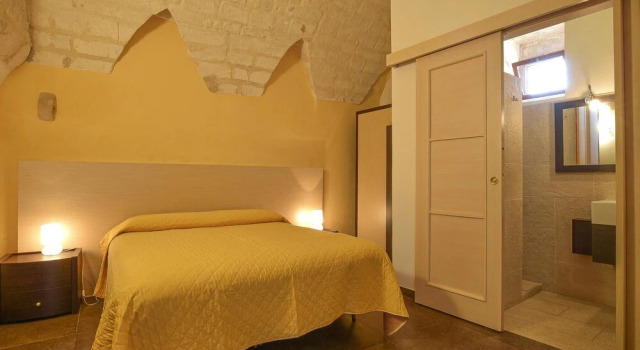 Amazing Home in Ragusa With 4 Bedrooms, Wifi and Outdoor Swimming Pool, Book Hotel Hotels in Sicily with a Pool, Swimming Pool