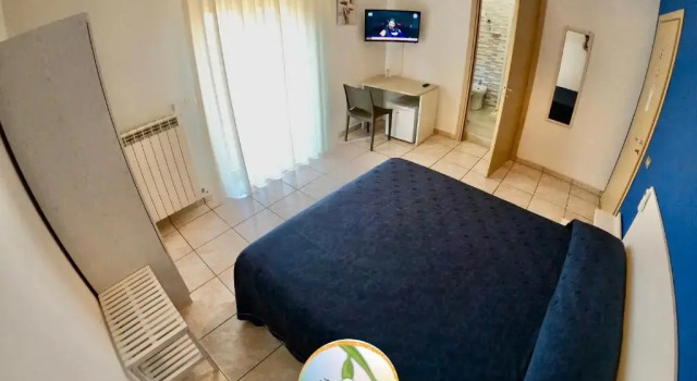 B&B Il Bucaneve, Забронировать Отель «постель и завтрак» Отели Корильяно-Калабро с парковкой, Парковка