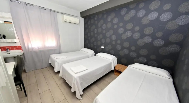 Двухместный номер Standard Hostal Falfes