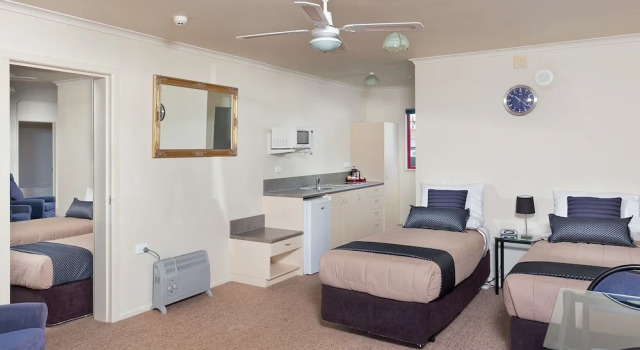 Люкс с 2 комнатами BKs Rotorua Motor Lodge