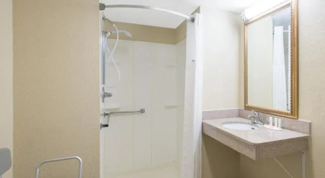 Номер Standard Ramada by Wyndham Allentown Bethlehem