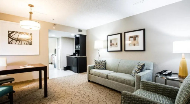 Premium Mobility Double Suite Embassy Suites Memphis