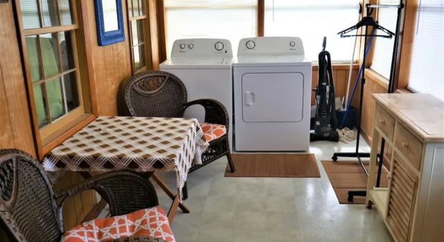 Queen Bee - 2 Br Home