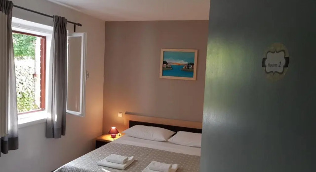 Guesthouse Jet, Rezerwuj Hotel Hotele w Split-Dalmatia County z parkingiem, Parking