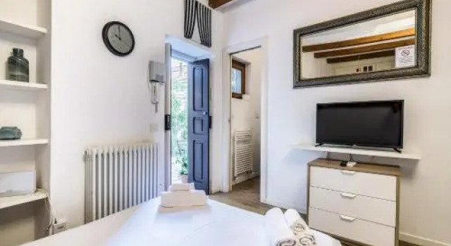 Secret Navigli Suite, Забронировать Отель Навильи Милан, рядом с Colonne di San Lorenzo