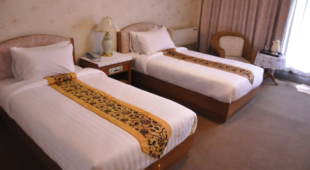 Trocadero Hotel Bangkok, Забронировать Отель Отели Бангкока с бассейном, рядом с Holy Rosary Church, Бассейн