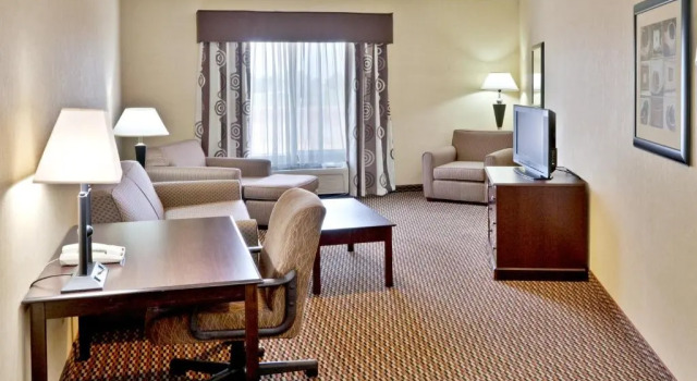 Двухместный люкс c 1 комнатой Holiday Inn Express & Suites Nampa - Idaho Center by IHG