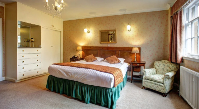 Двухместный семейный номер Standard с видом на внутренний двор Ednam House Hotel